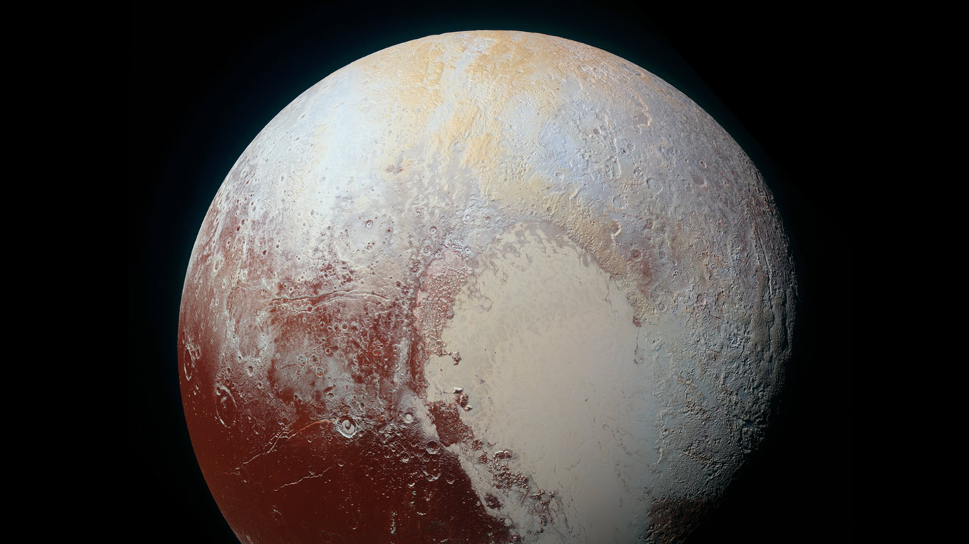 NASA新视野号宇宙飞船拍摄的一张色彩增强的冥王星照片 (© NASA/JHUAPL/SwRI)(Bing China)
