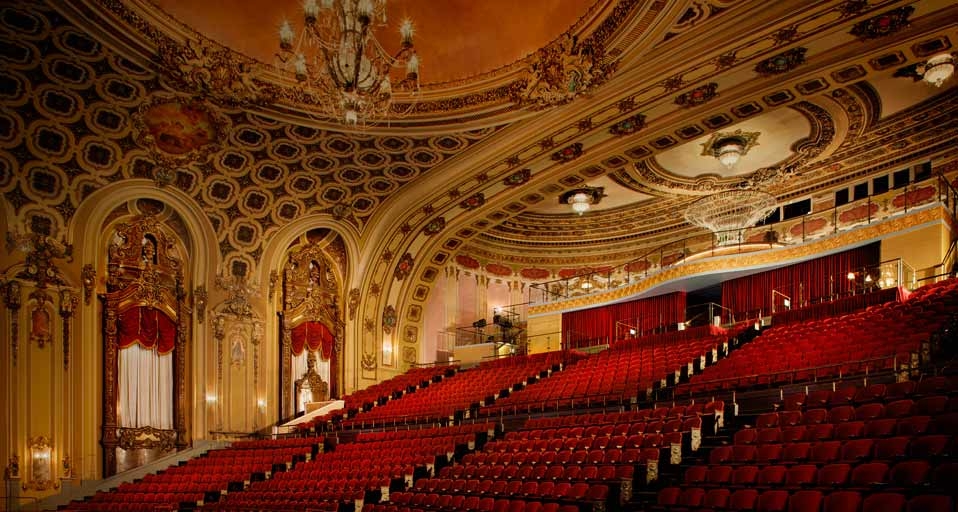 Midland Theater in Kansas City, Missouri -- Michael Robinson/Corbis &copy; (Bing Canada)