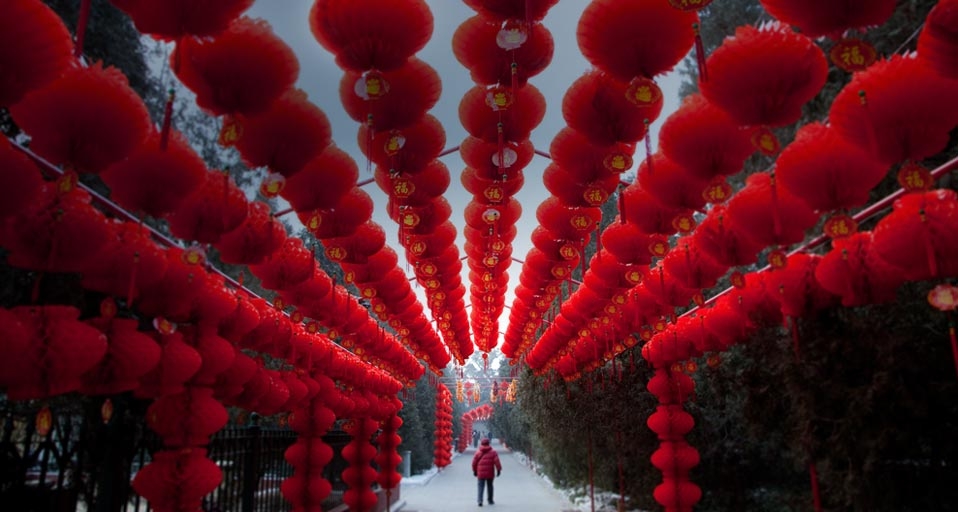 北京地坛公园在春节时布置的红灯笼 -- Adrian Bradshaw/Corbis &copy; (Bing China)