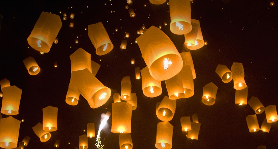 孔明灯 -- Alison Wright/DanitaDelimont.com &copy; (Bing China)