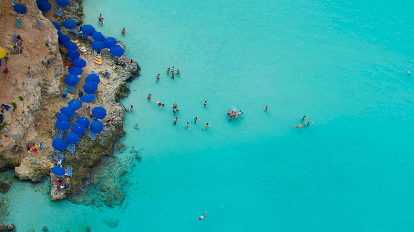 马耳他柯米诺的蓝色礁湖 (© Jason Hawkes)(Bing China)