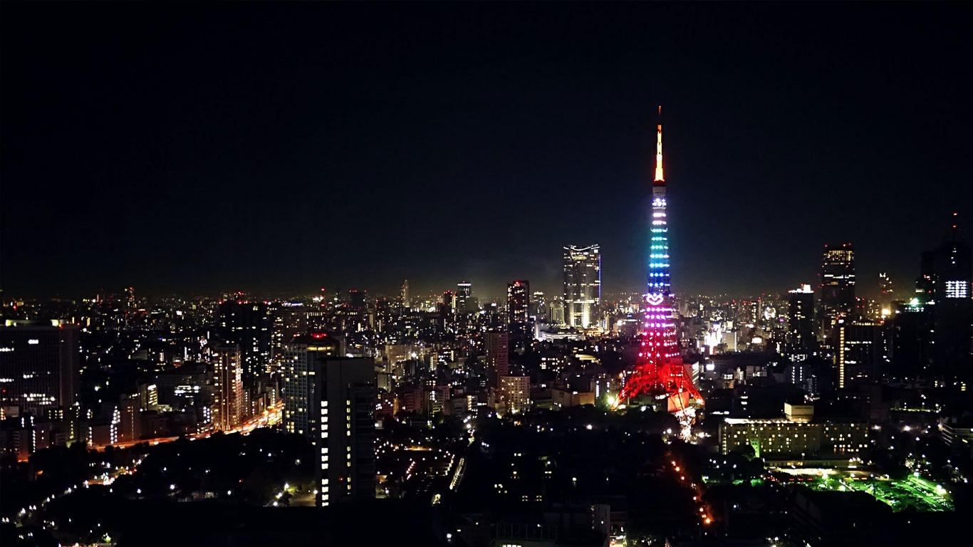 ｢クリスマスの東京タワー｣東京, 港区 (© 2011 Zhang Qile/Getty Images)(Bing Japan)