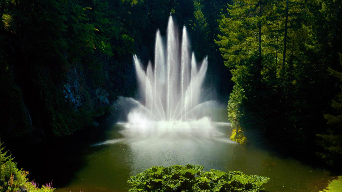 维多利亚宝翠花园的罗斯喷泉，不列颠哥伦比亚省，加拿大 (© Reimar 8/Alamy)(Bing China)