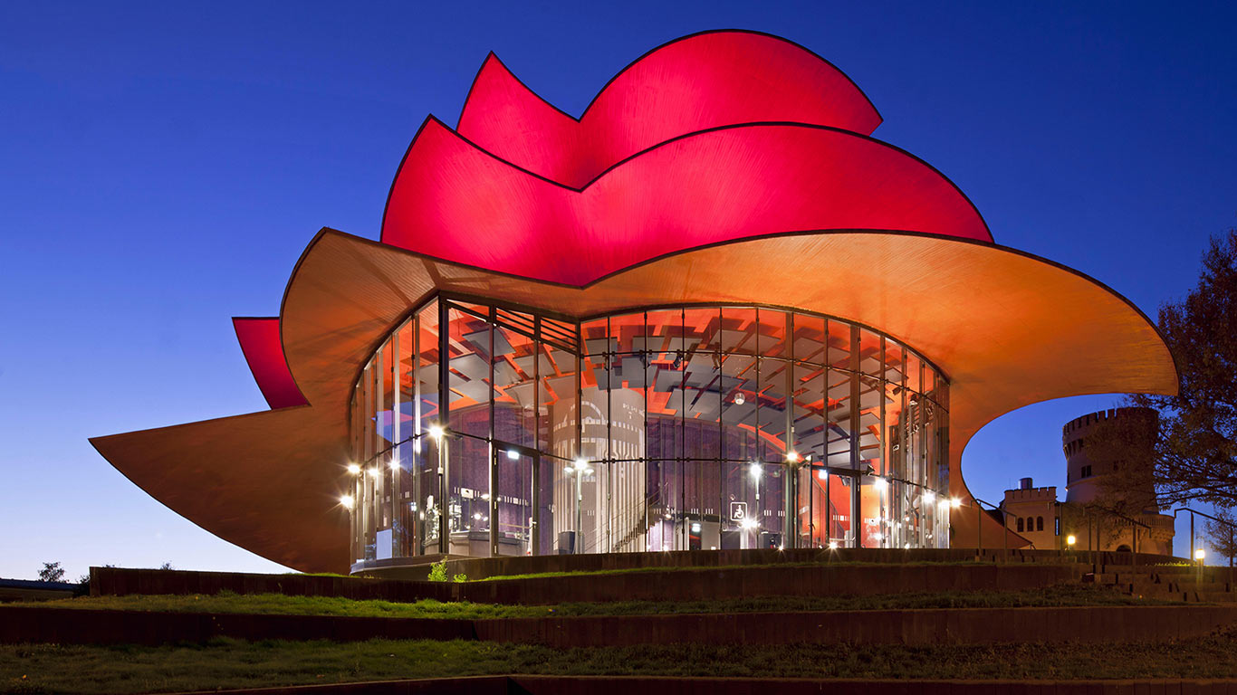 Das Hans Otto Theater in Potsdam, Brandenburg, Deutschland (© travelstock44/Alamy Stock Photo)(Bing Deutschland)