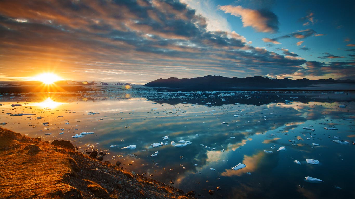 Jökulsárlón, Gletscherlagune im Südosten Islands (© Getty Images)(Bing Deutschland)