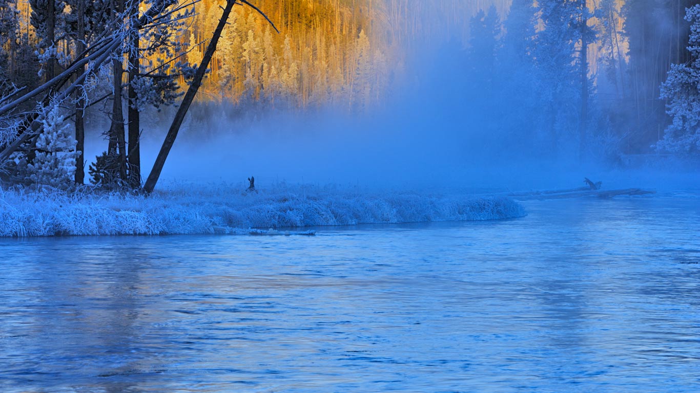 美国怀俄明州，黄石国家公园内的火洞河 (© Don White/SuperStock)(Bing China)