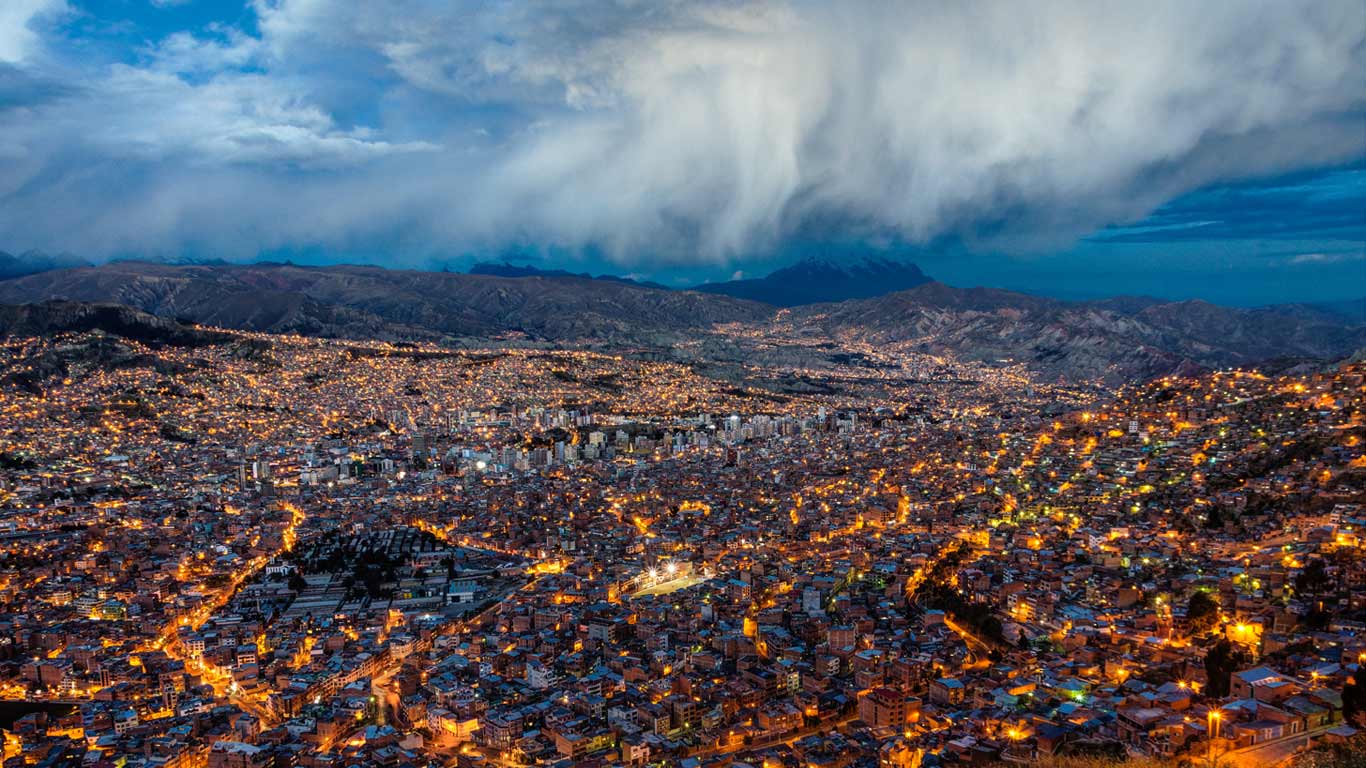 玻利维亚，拉巴斯 (© Axel Flasbarth/500px)(Bing China)