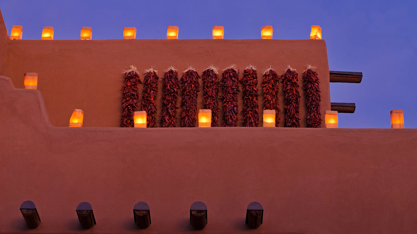 圣达菲的Farolito，美国新墨西哥州 (© Julien McRoberts/Danita Delimont)(Bing China)