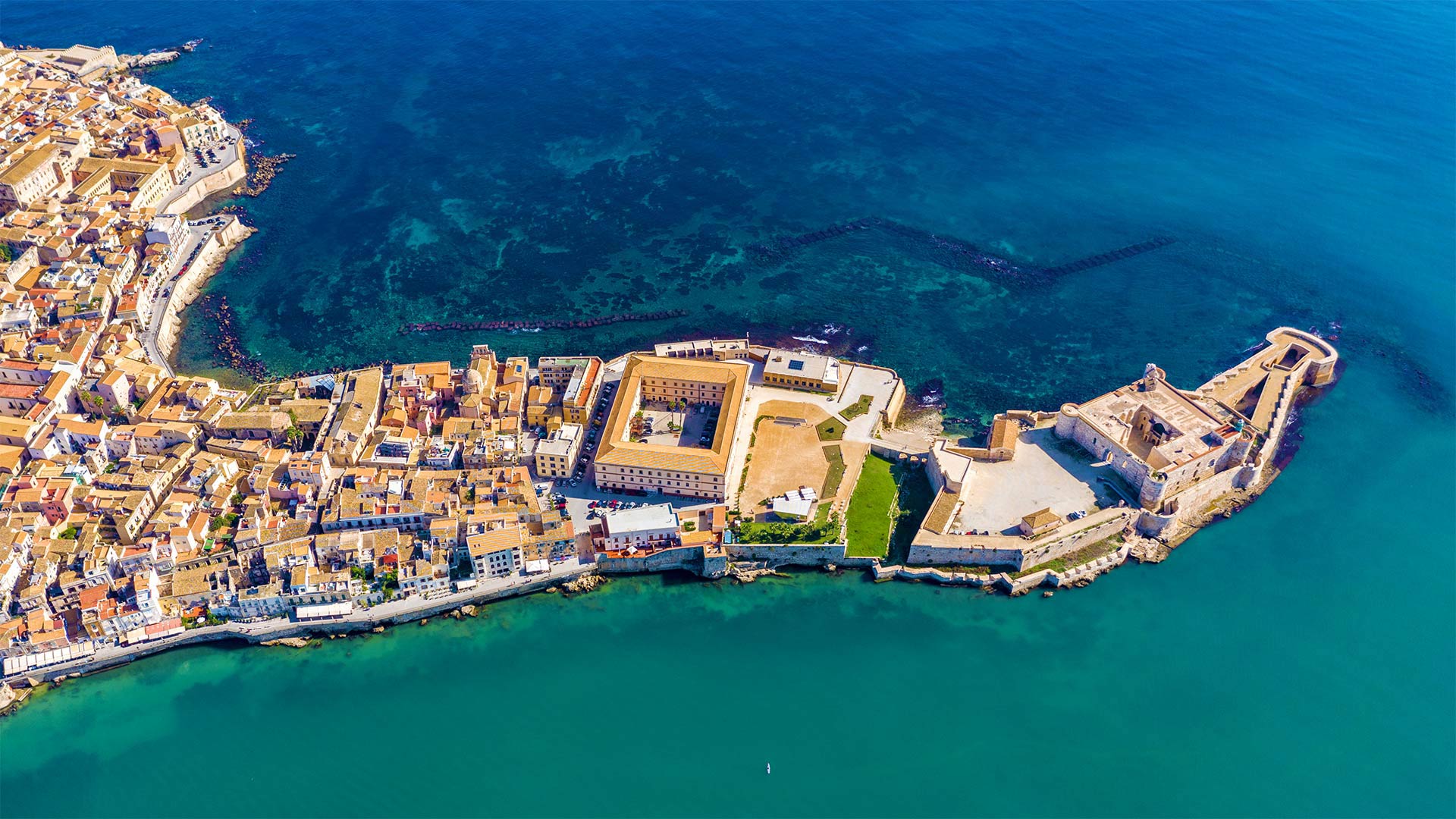 奥提伽，西西里岛锡拉库萨海岸附近的小岛，意大利 (© DaLiu/Shutterstock)(Bing China)