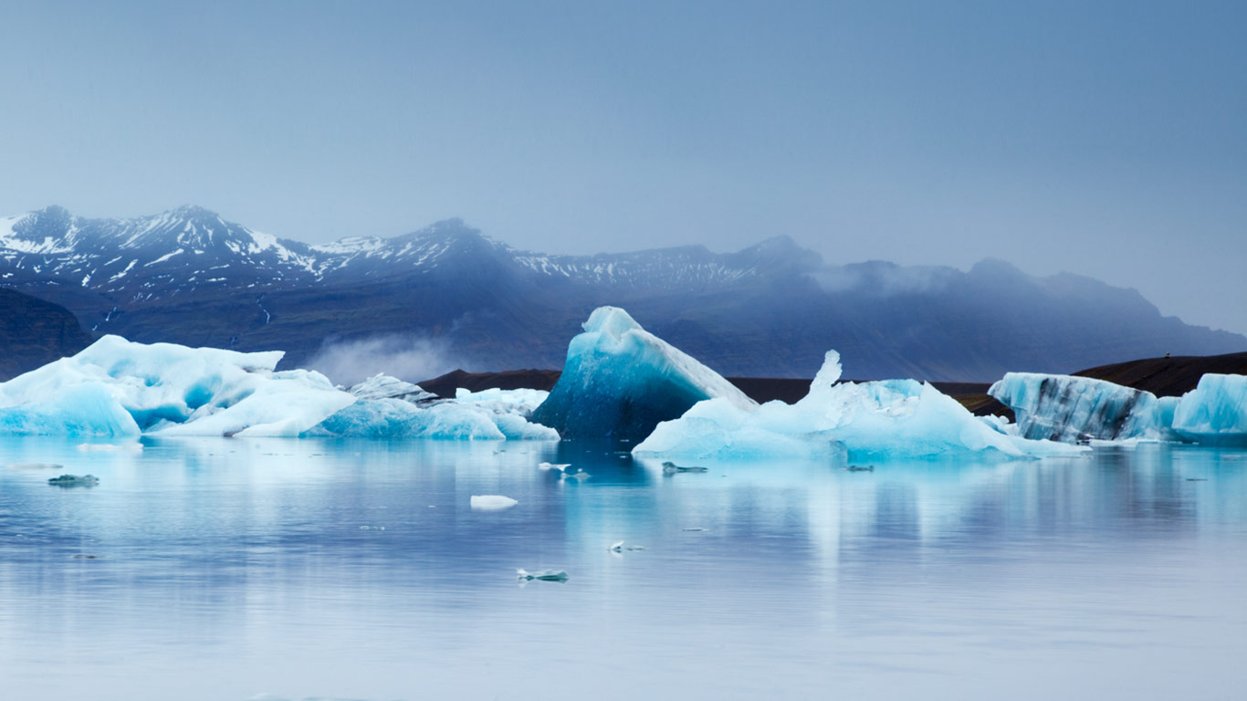 位于冰岛东南部的冰川泻湖 (© Matteo Colombo/Getty Images)(Bing China)