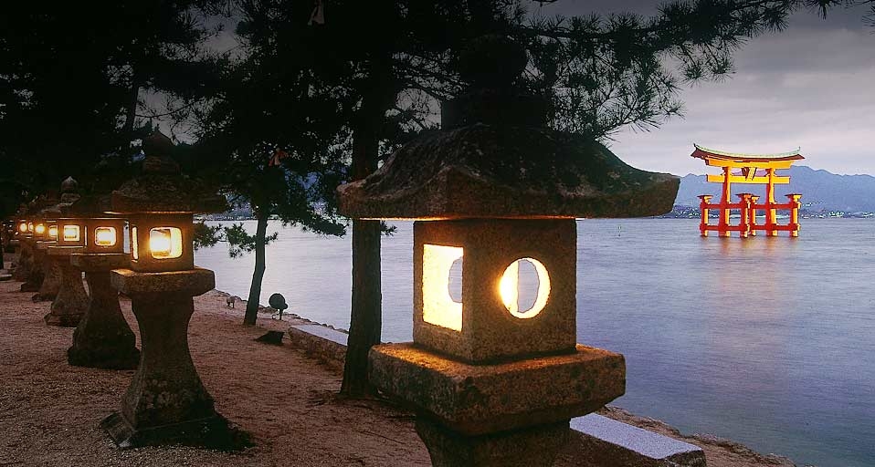｢厳島神社｣広島, 宮島 -- FRUMM John/Photolibrary &copy; (Bing Japan)