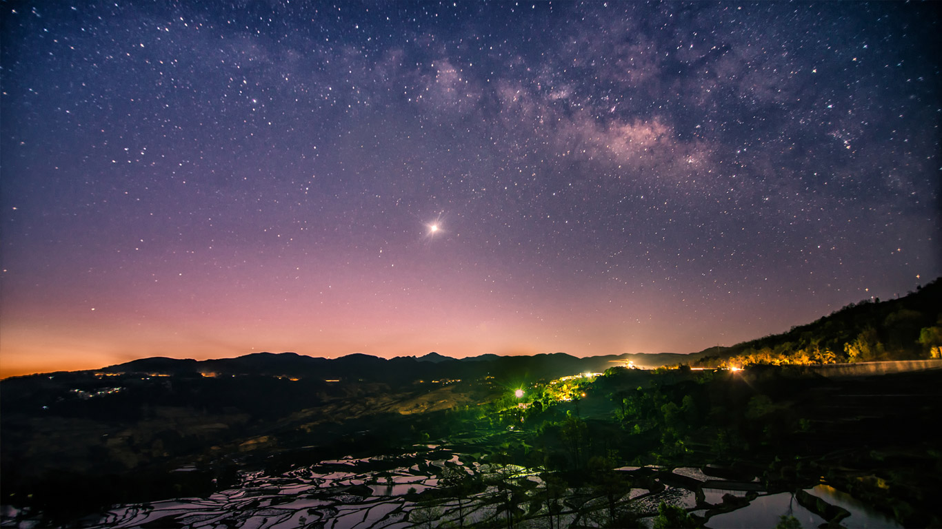 元阳县的银河 (© Nutexzles/Moment Open/Getty Images)(Bing China)