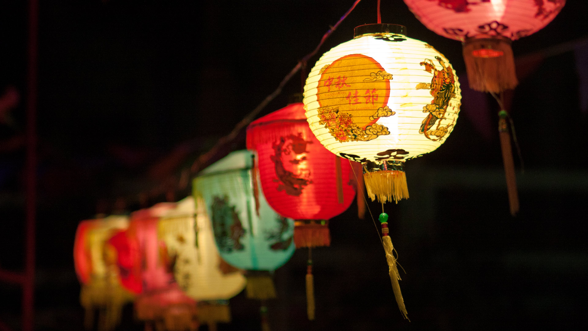 【中秋快乐】 （ © shutterstock ）(Bing China)