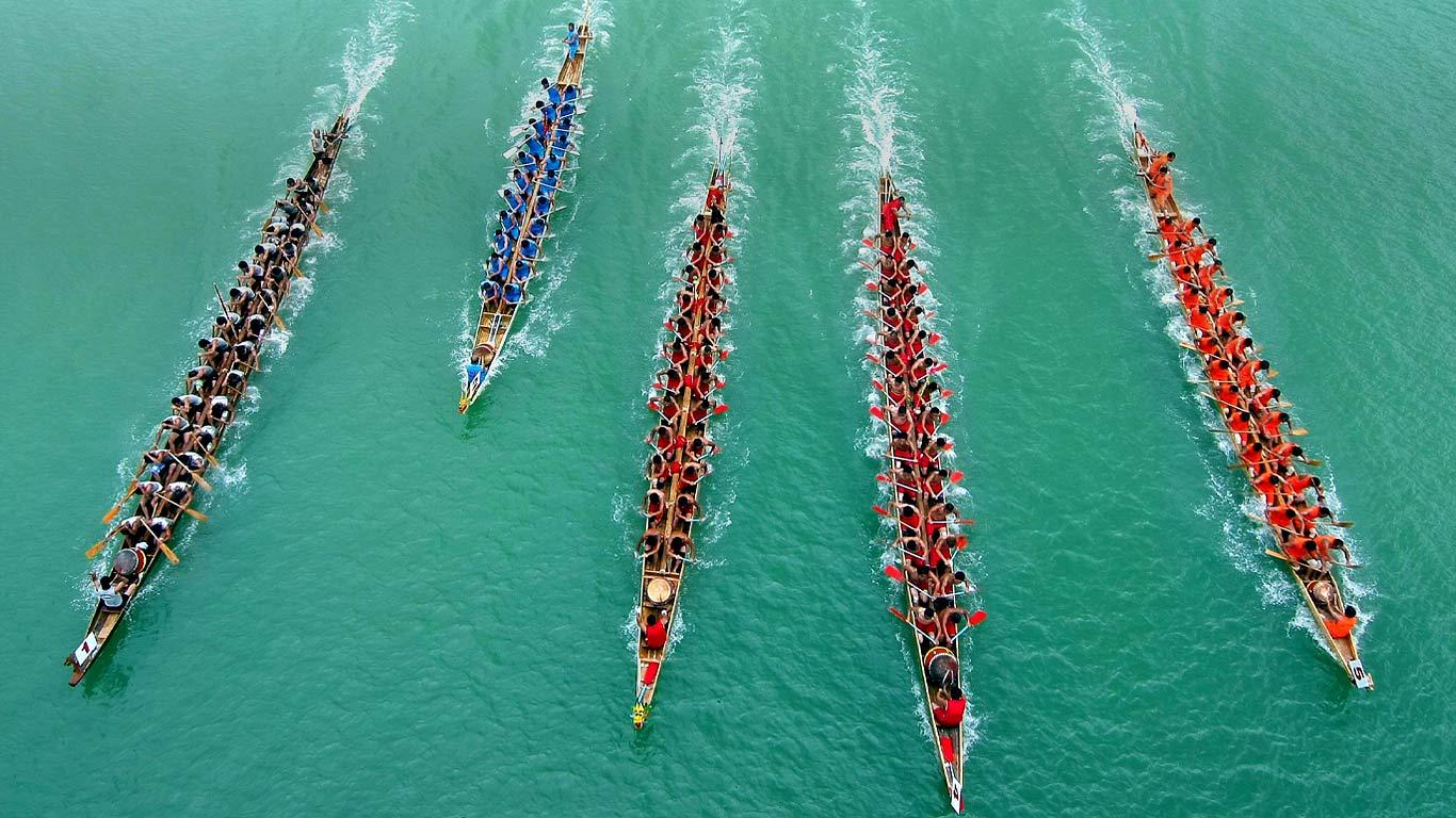 广西柳州，端午赛龙舟 (© Imaginechina/Corbis)(Bing China)