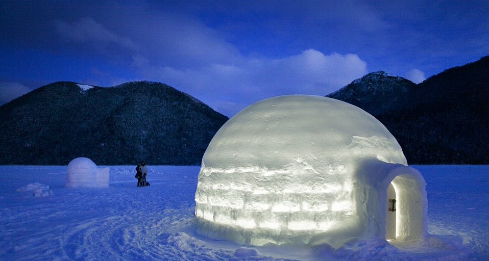 ｢然別湖コタン｣北海道, 然別湖 (© Lucas Vallecillos/age fotostock) &copy; (Bing Japan)