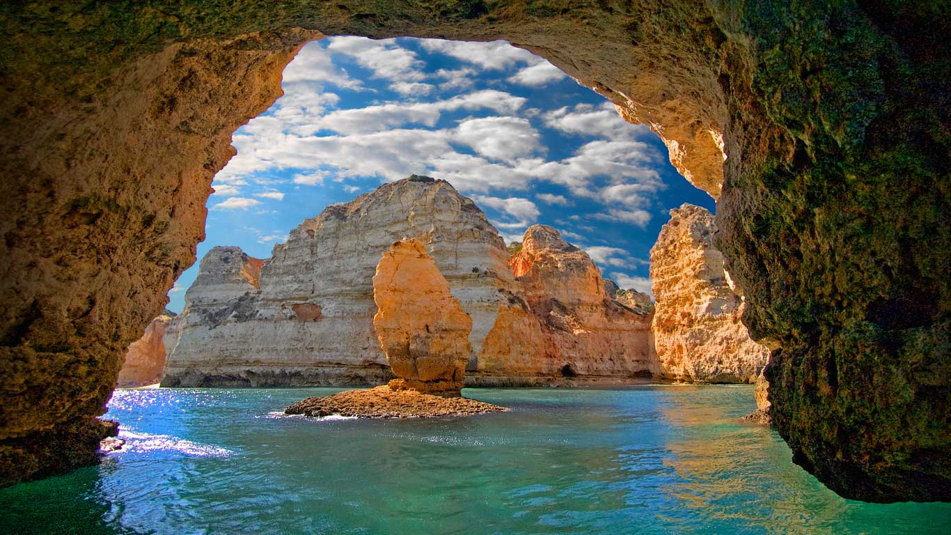 葡萄牙，拉古什附近的佩达德角 (© MedioTuerto/Getty Images)(Bing China)