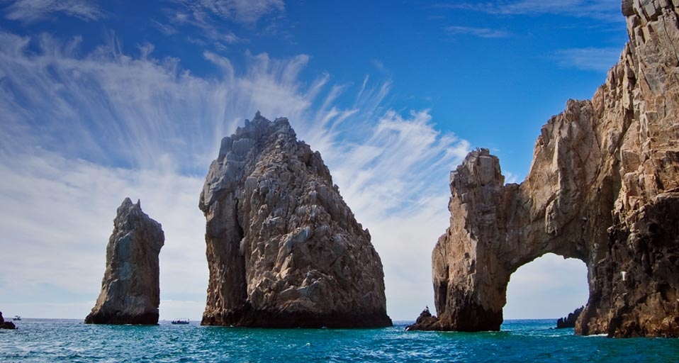 Stone arch at the southernmost tip of Mexico’s Baja California Peninsula -- Deepak Modi &copy; (Bing Canada)