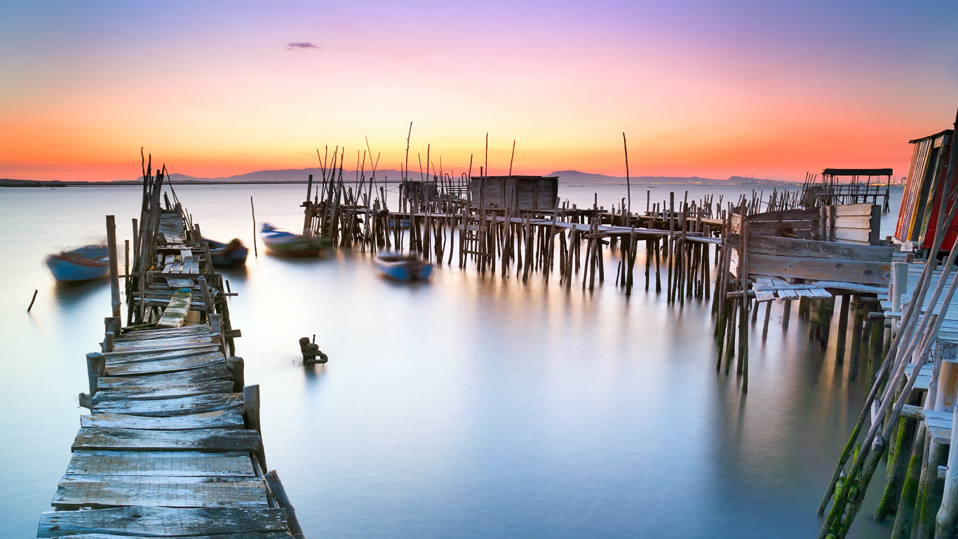 葡萄牙，孔波塔，萨多海湾的捕鱼码头 (© Francesco Carovillano/Tandem Stills + Motion)(Bing China)