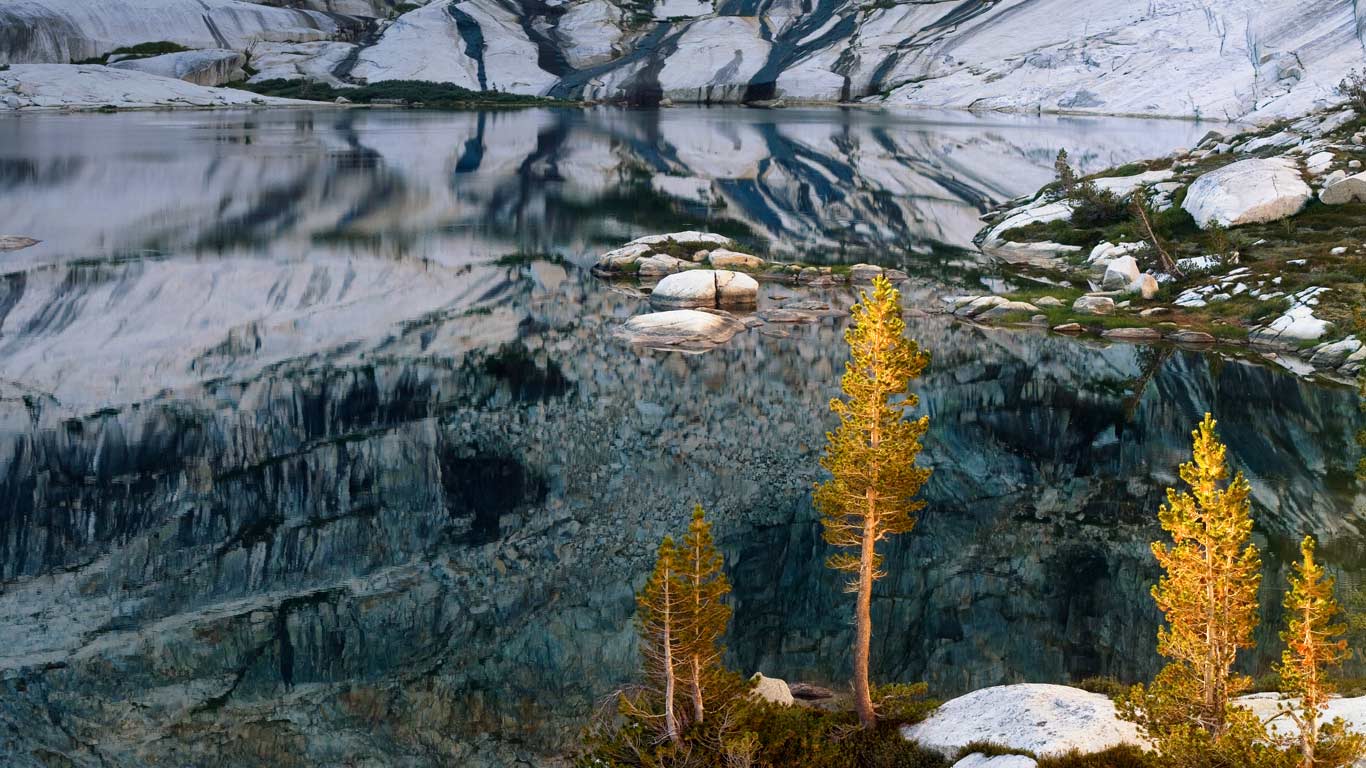 美国加州，红杉树国家公园中的梨湖 (© Marc Muench/Tandem Stills + Motion)(Bing China)