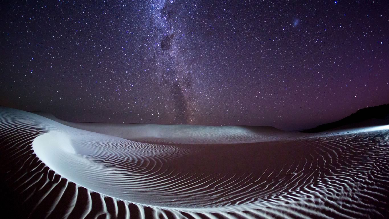 澳大利亚南部，艾尔半岛，挂在斯利福德湾上空的银河 (© John White Photos/Moment Open/Getty Images)(Bing China)