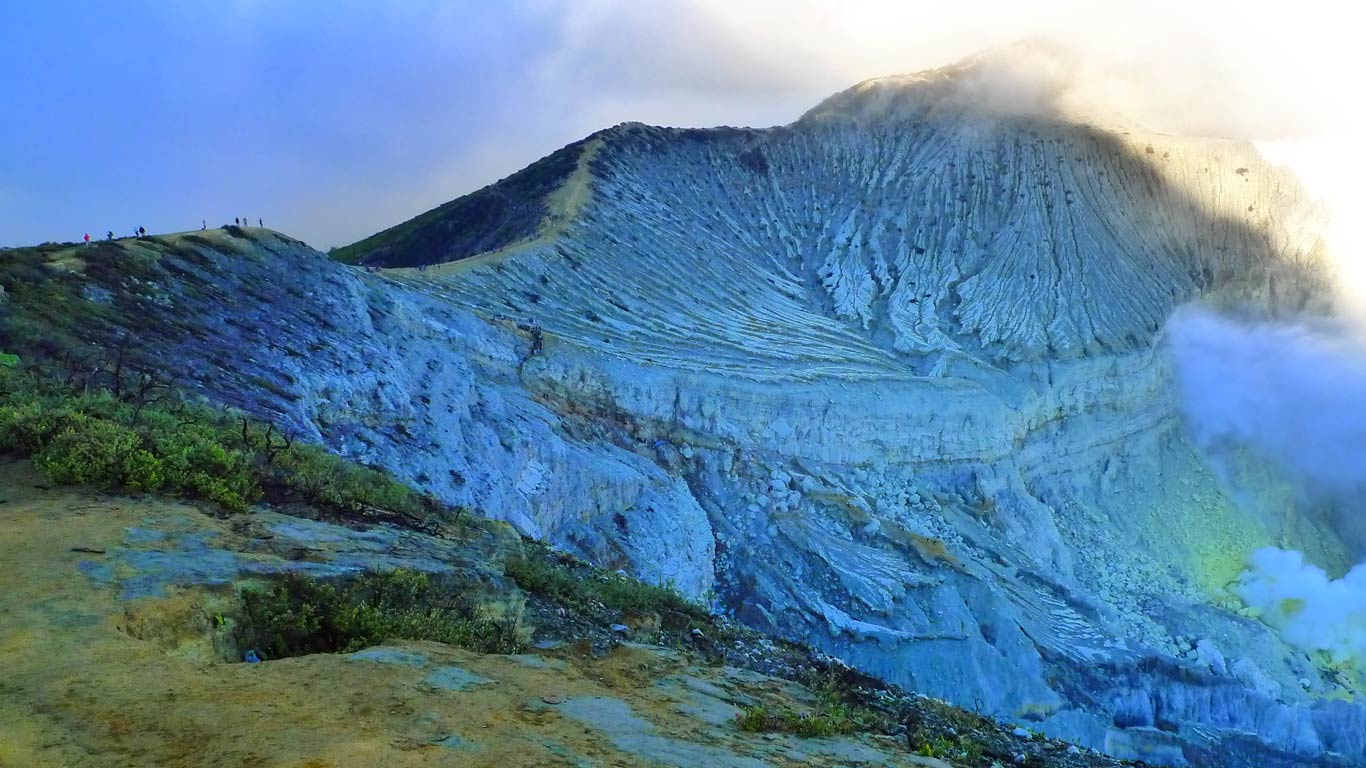 Volcan Kawah Ijen sur l’île de Java, Indonésie (© Geoffroy Dechevrand)(Bing France)