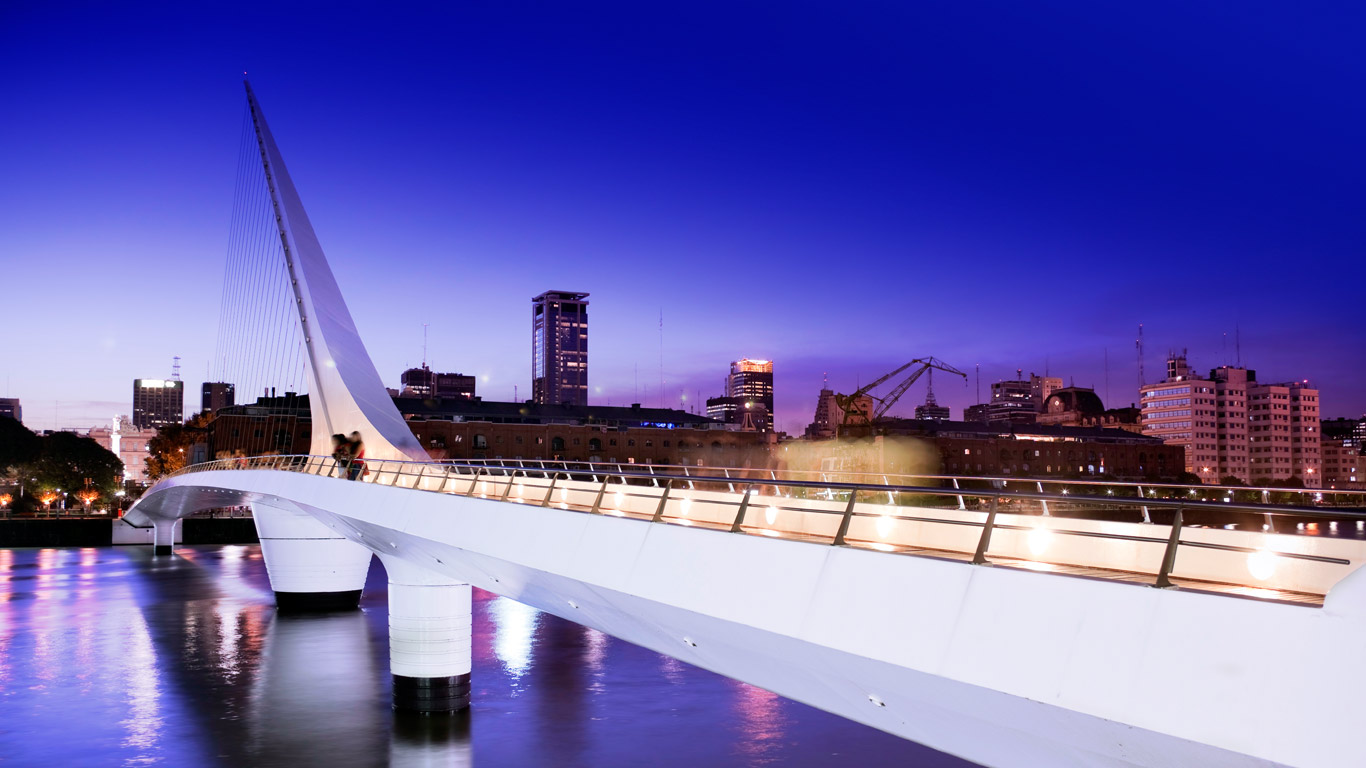 Buenos Aires bridge in Puerto Madero at night, Buenos Aires, Argentina (© Ralf Hettler/Getty Images)(Bing New Zealand)