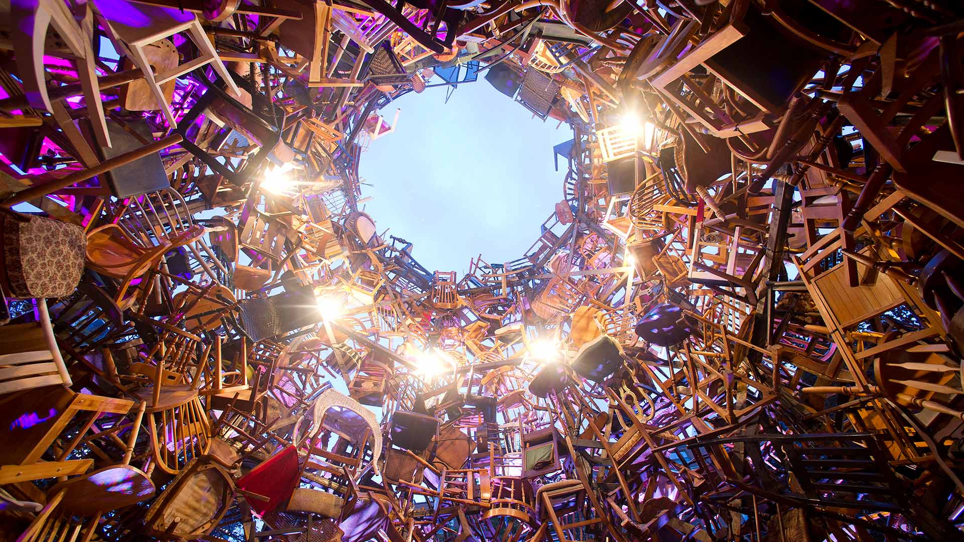 "Garden Tower" at Nuit Blanche in Toronto, Oct. 5, 2013 (© Lucas Oleniuk/Toronto Star via Getty Images)(Bing Canada)