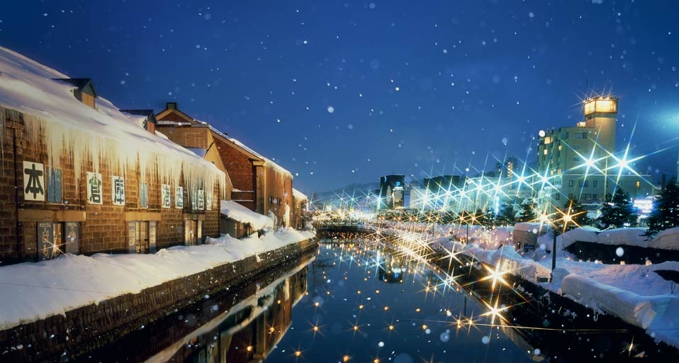 ｢小樽雪あかりの路｣北海道, 小樽市 (© JTB Photo Communications, Inc./Age Fotostock) &copy; (Bing Japan)
