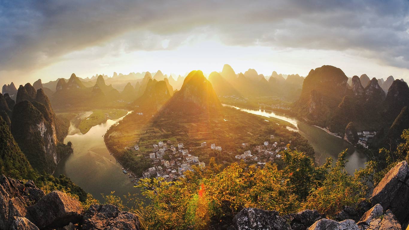 中国，广西省，兴坪漓江 (© naes/Getty Images)(Bing China)