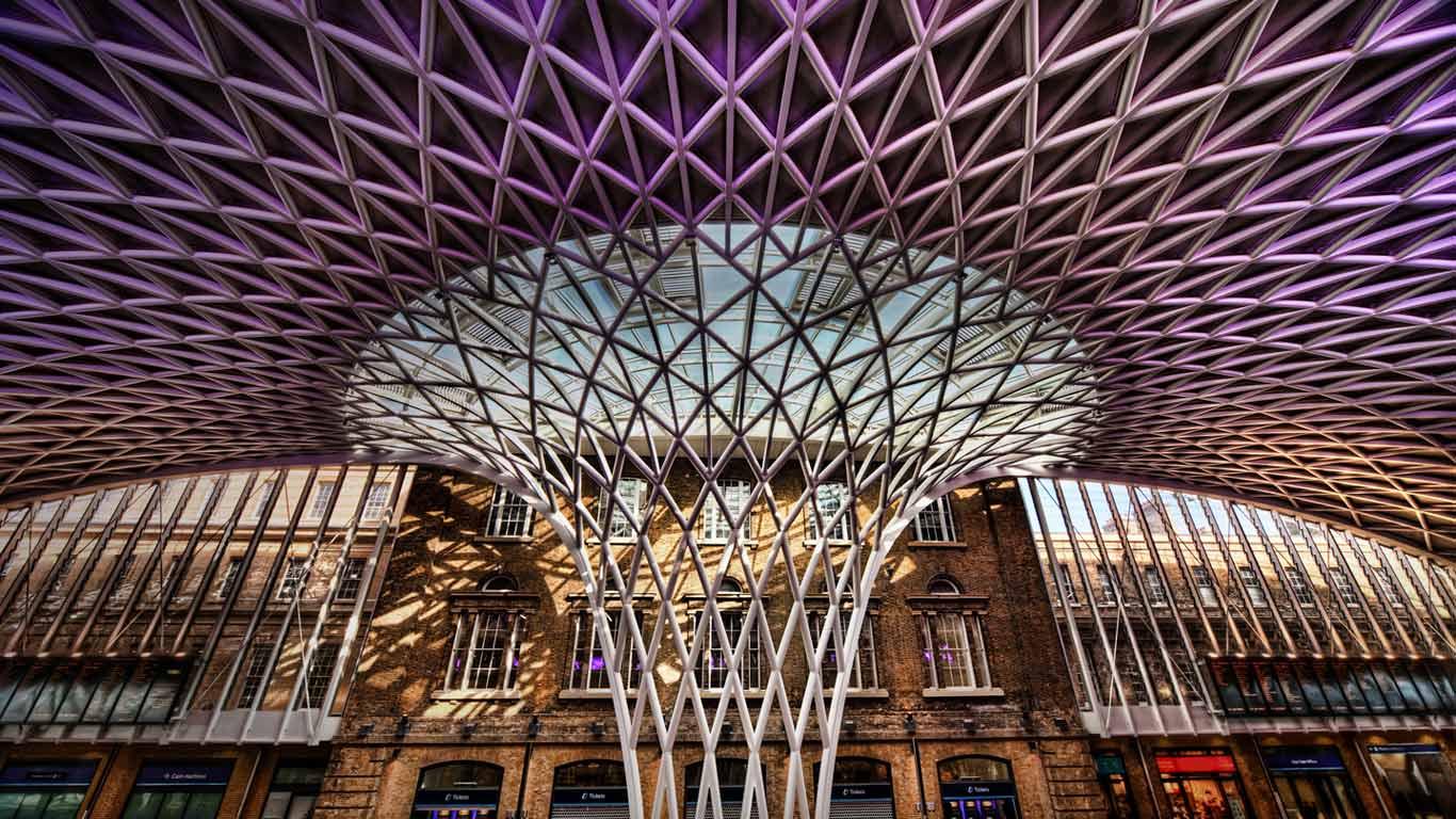 Lattice architectural detail in the concourse at King‘s Cross train station, London, England (© Think James Photo/Gallery Stock)(Bing Canada)