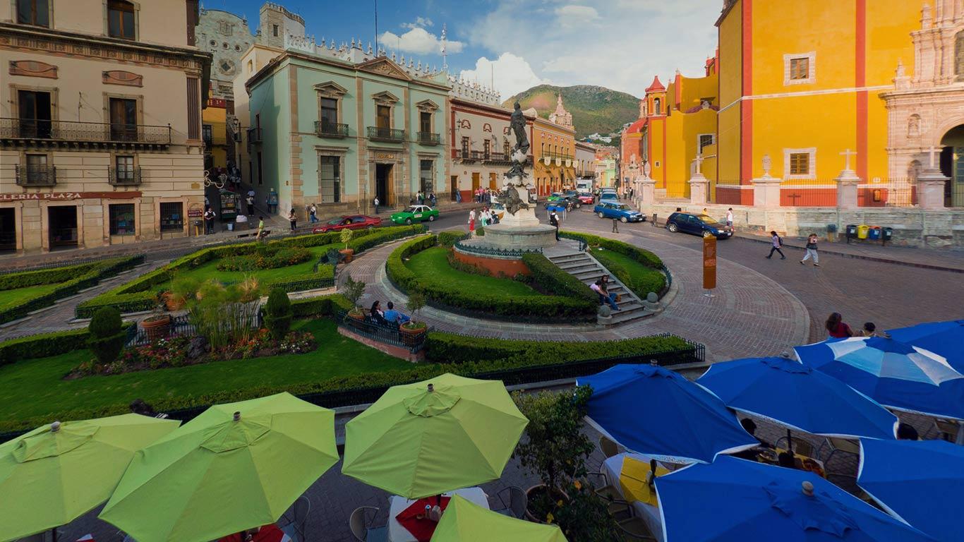 Plaza de la Paz with the Basilica de Nuestra Senora de Guanajuato,  Guanajuato, Mexico (© Blaine Harrington III/Alamy)(Bing New Zealand)