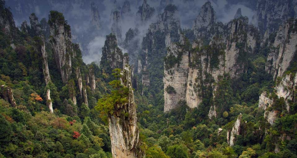湖南武陵源张家界国家公园 -- TAO Images Limited/Photolibrary &copy; (Bing China)