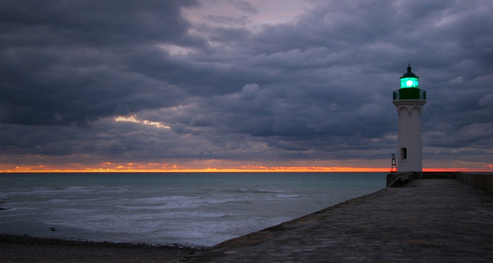 Phare de Saint-Valery-en-Caux, Seine-Maritime (© Alohaspirit/Getty Images) &copy; (Bing France)