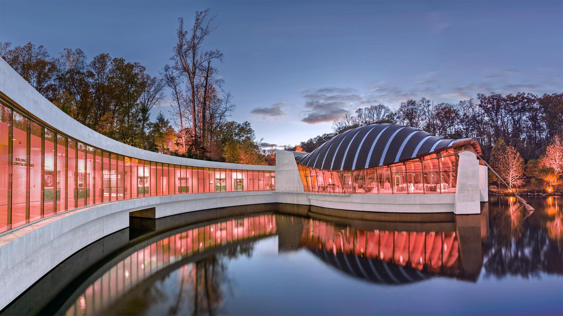 The Crystal Bridges Museum of American Art in Bentonville, Arkansas (© Eddie Brady/Getty Images)(Bing Canada)