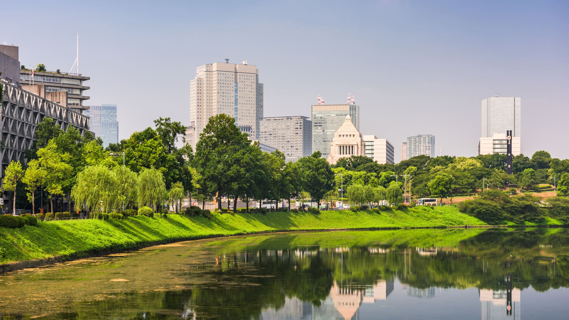 ｢皇居外苑｣東京都, 千代田区 (© Sean Pavone/Shutter.com)(Bing Japan)