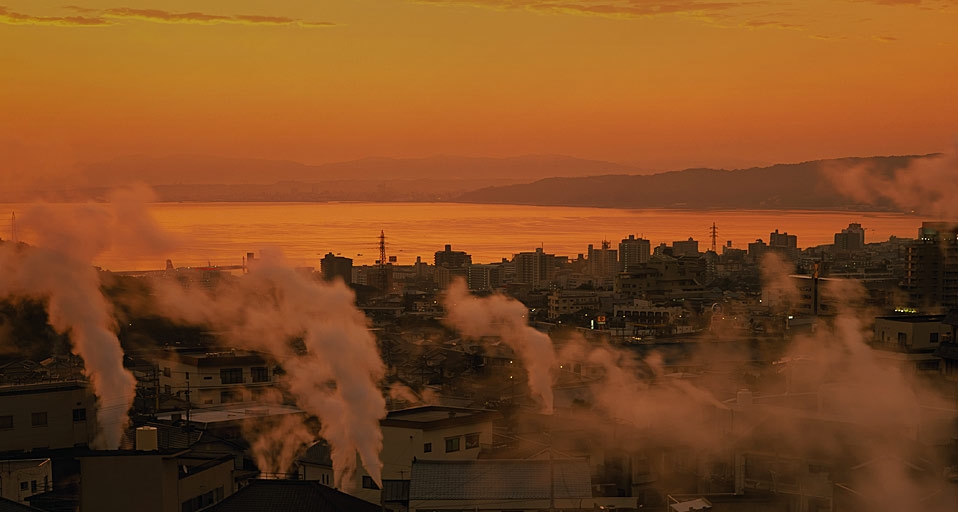 ｢朝の鉄輪温泉｣大分, 別府市 (© JTB Photo/Japan Travel Bureau/Photolibrary) &copy; (Bing Japan)