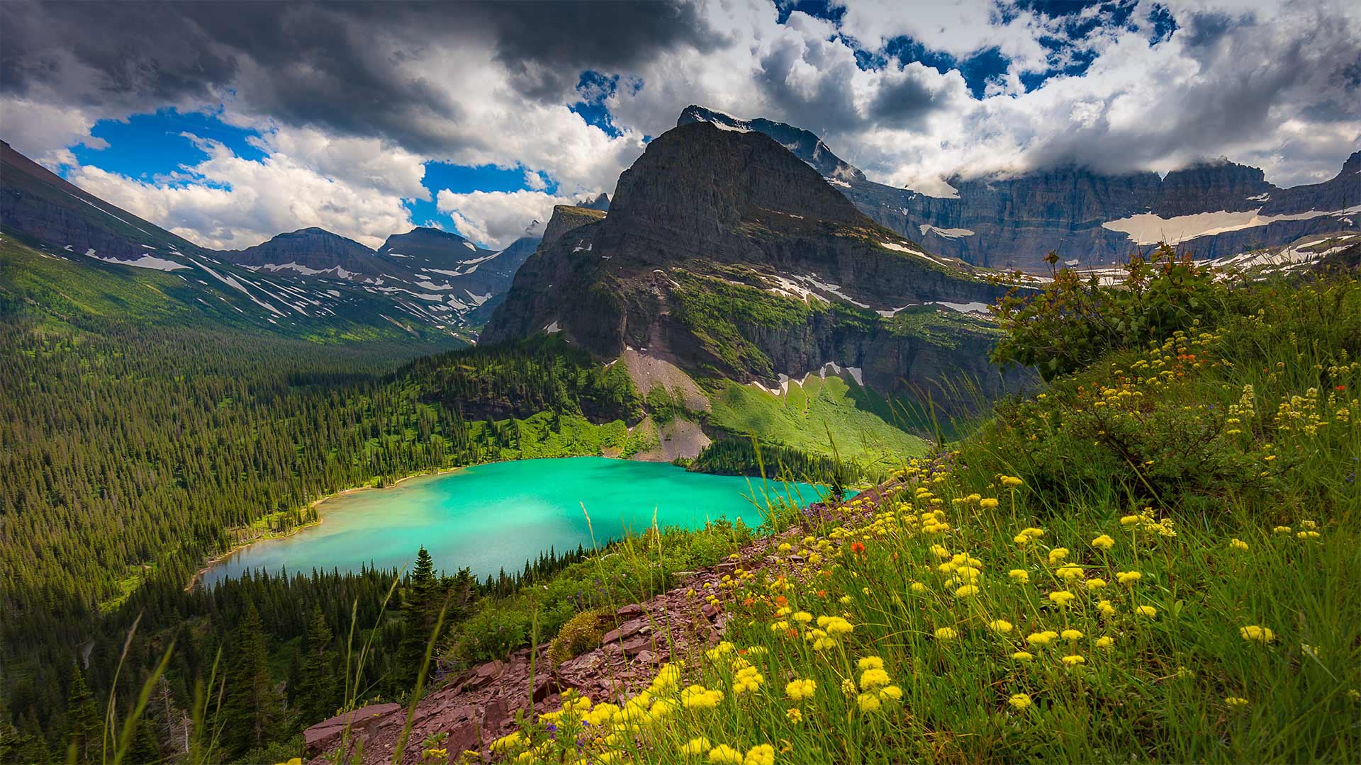 格林内尔湖，蒙大拿州冰川国家公园 (© Pung/Shutterstock)(Bing China)