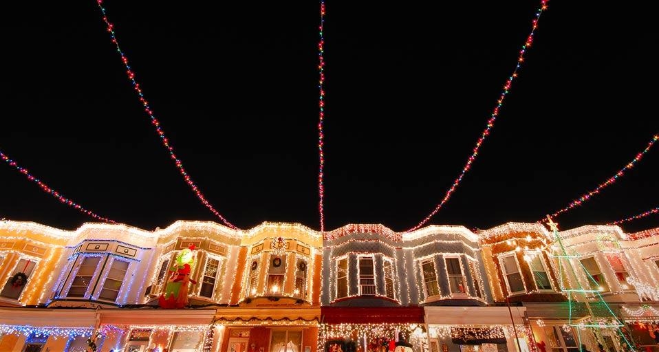 Christmas lights adorn the row houses on 34th Street in the Hampden neighborhood of Baltimore, Maryland (© Troy McCullough/Getty Images) &copy; (Bing United States)