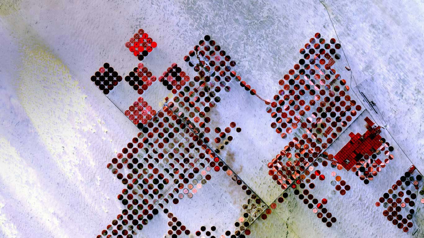 埃及南部的灌溉系统 (© NASA Images)(Bing China)