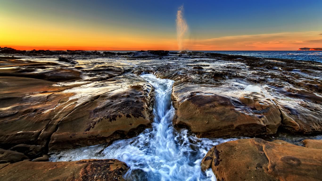 North Avoca Beach in New South Wales, Australia (© Steve Daggar Photography/Moment/Getty Images)(Bing Australia)