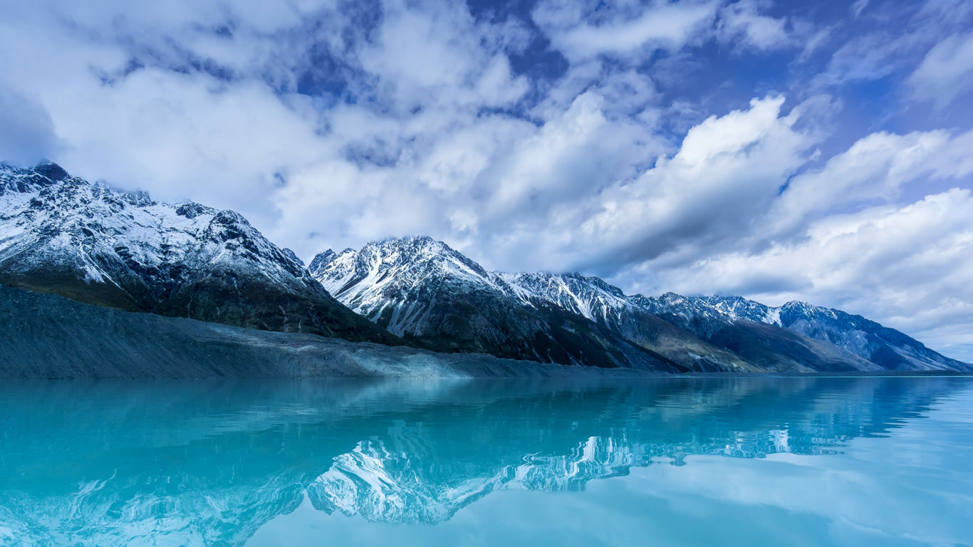 新西兰南岛的塔斯曼湖 (© UpdogDesigns/iStock/Getty Images Plus)(Bing China)