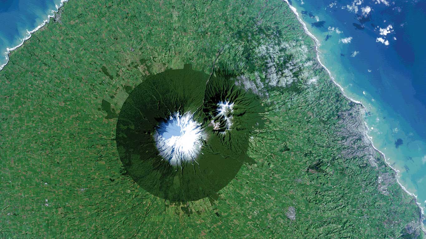 Vulkan Taranaki, Egmont-Nationalpark, Neuseeland (© NASA/USGS)(Bing Deutschland)