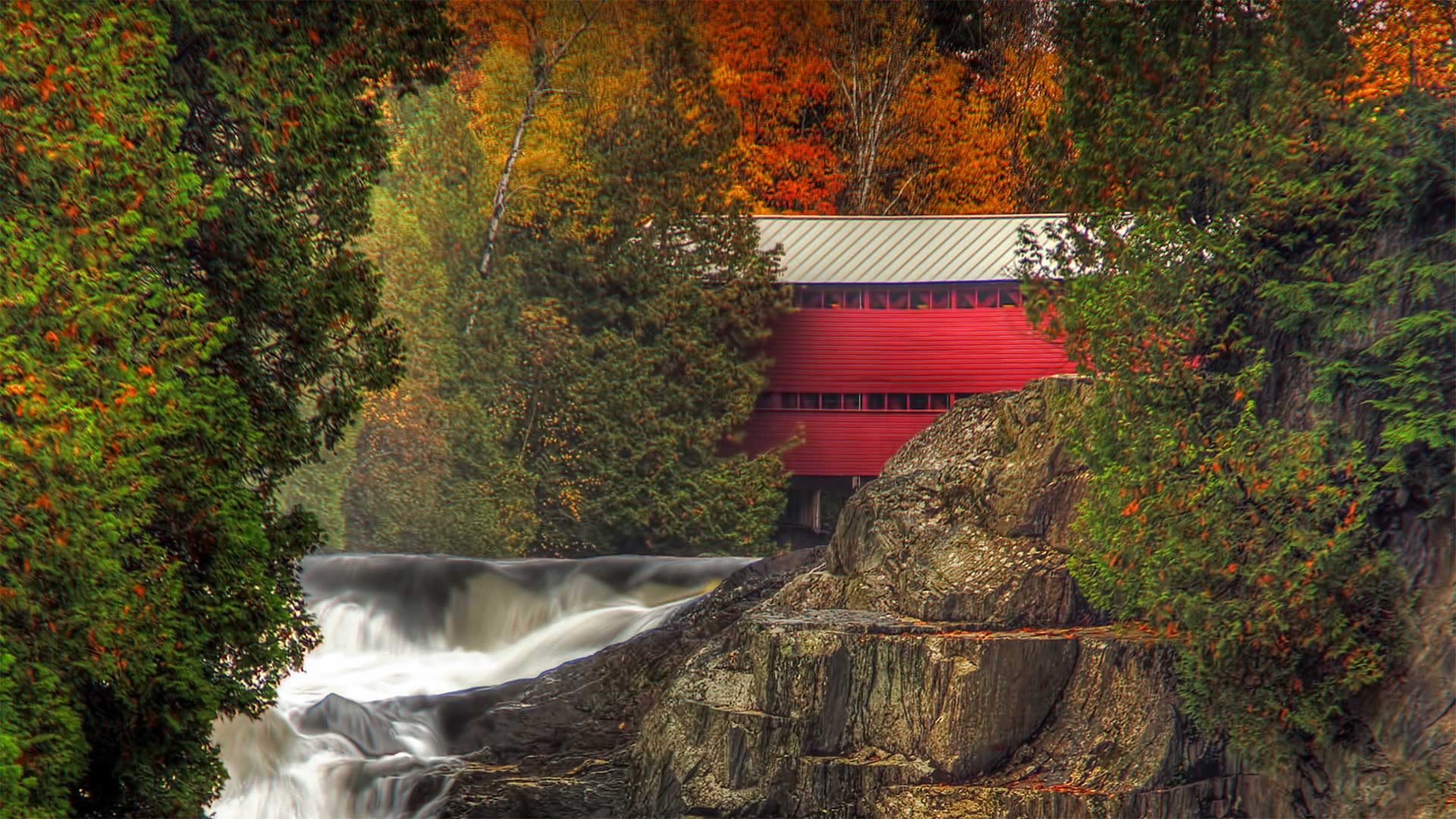 Pont Rouge (Red Bridge) over the Palmer River in Sainte-Agathe-de-Lotbinière, Quebec, Canada (© Jean Surprenant/Getty Images)(Bing China)