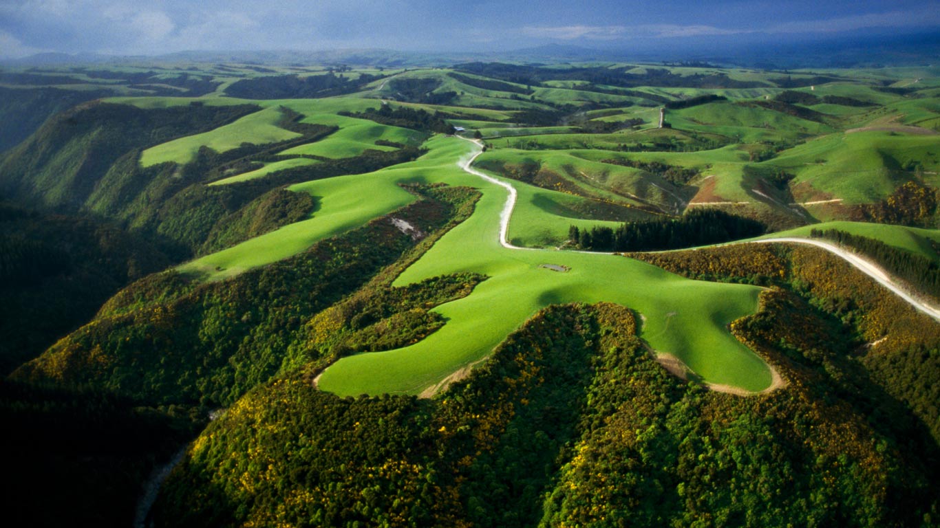 新西兰，农业耕地的俯视图 (© Paul Chesley/Alamy)(Bing China)