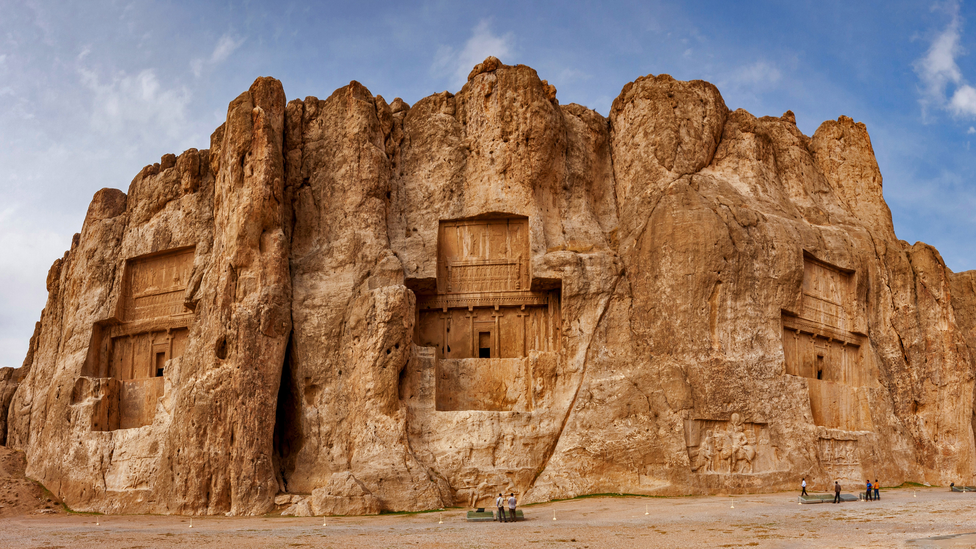 纳克什鲁斯塔姆遗址，伊朗波斯波利斯 (© mshirani/Shutterstock)(Bing China)