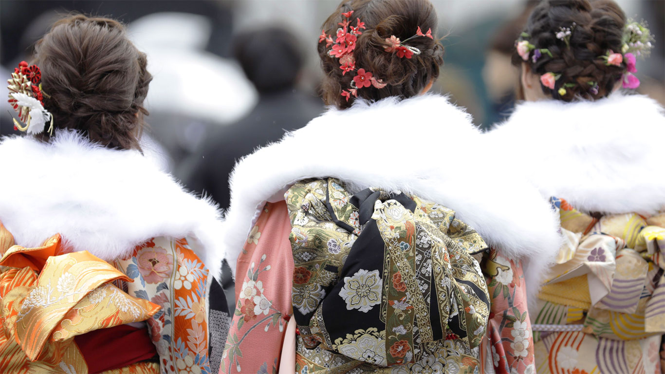 ｢成人式の晴れ着｣東京, 練馬区 (© KIYOSHI OTA/EPA/REX/Shutterstock)(Bing Japan)