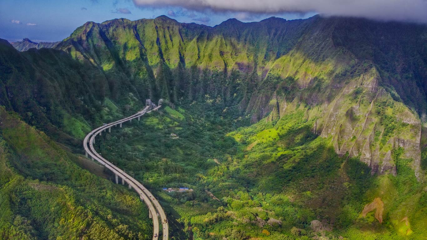 美国，夏威夷，瓦胡岛上的H3州际公路 (© Royce Bair/Getty Images)(Bing China)
