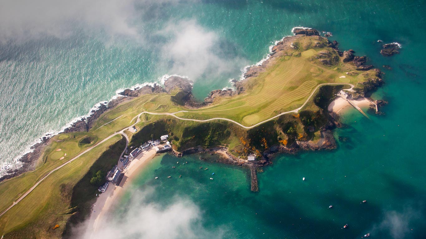 Aerial view of Porthdinllaen on the Llŷn Peninsula, Gwynedd, Wales (© David Angel/Alamy)(Bing United Kingdom)