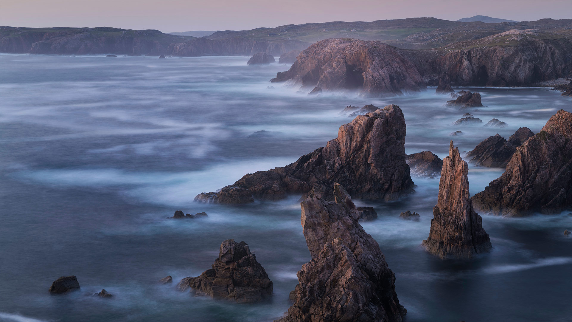 Sea stacks on the Isle of Lewis, Outer Hebrides, Scotland (© Cody Duncan/Cavan Images)(Bing Australia)