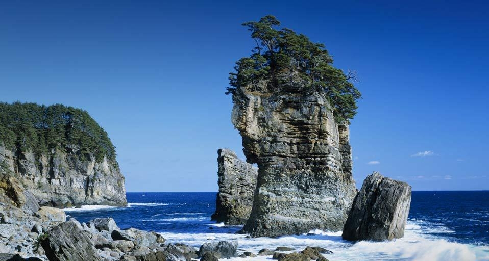 ｢三王岩｣岩手, 田老地区 (© JTB Photo/ageFOTOSTOCK) &copy; (Bing Japan)